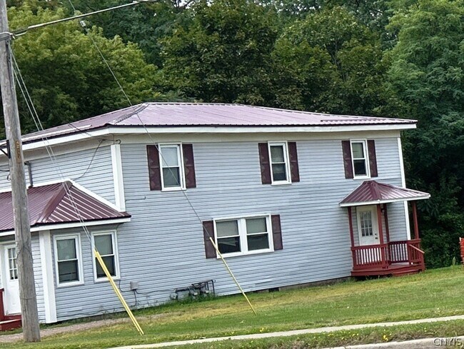 Building Photo - 335 Church St