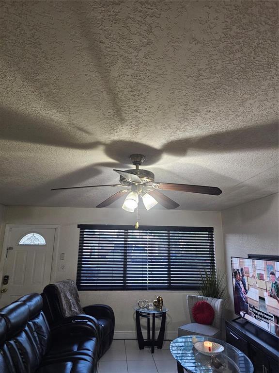 Building Photo - 3340 SW 18th St