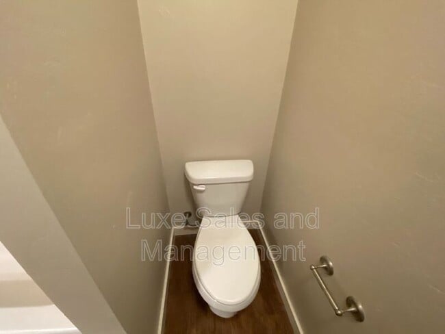 Building Photo - 737 SW 13th St