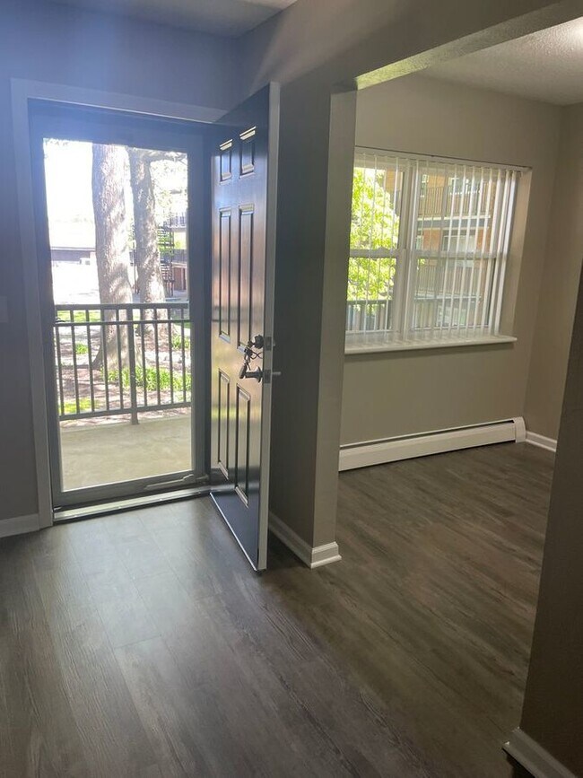 Building Photo - 3838 W Sylvania Ave 201 Toledo, OH 43623