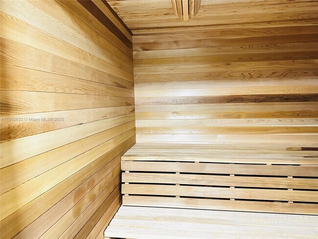 Building Photo - 7330 Ocean Terrace