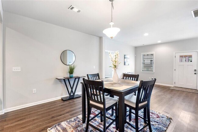 Building Photo - 1585 Archer St SW