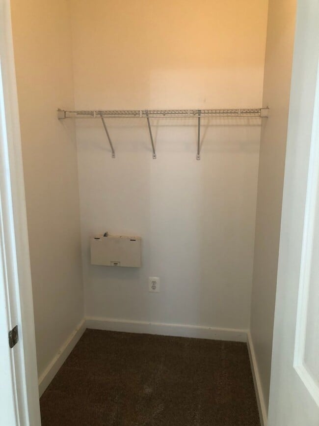 Building Photo - Modern and Bright 1 BR 1 BA in 16th St Hei...