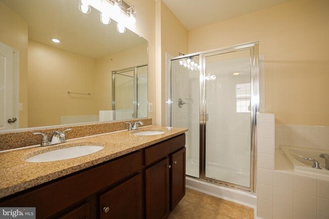 Building Photo - 42309 San Juan Terrace