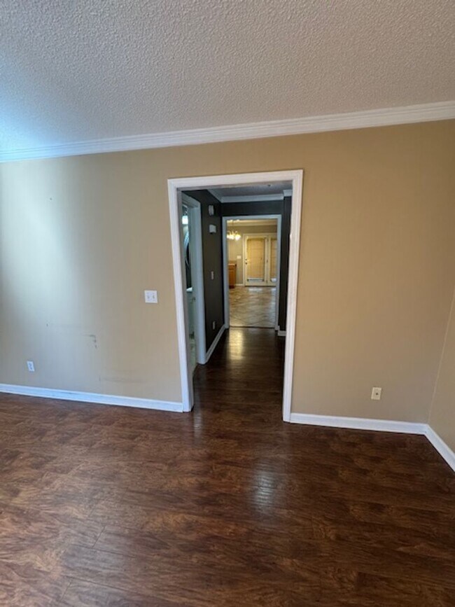 Building Photo - 2 Bed, 3 Bath Condo with Garage and  Flex ...
