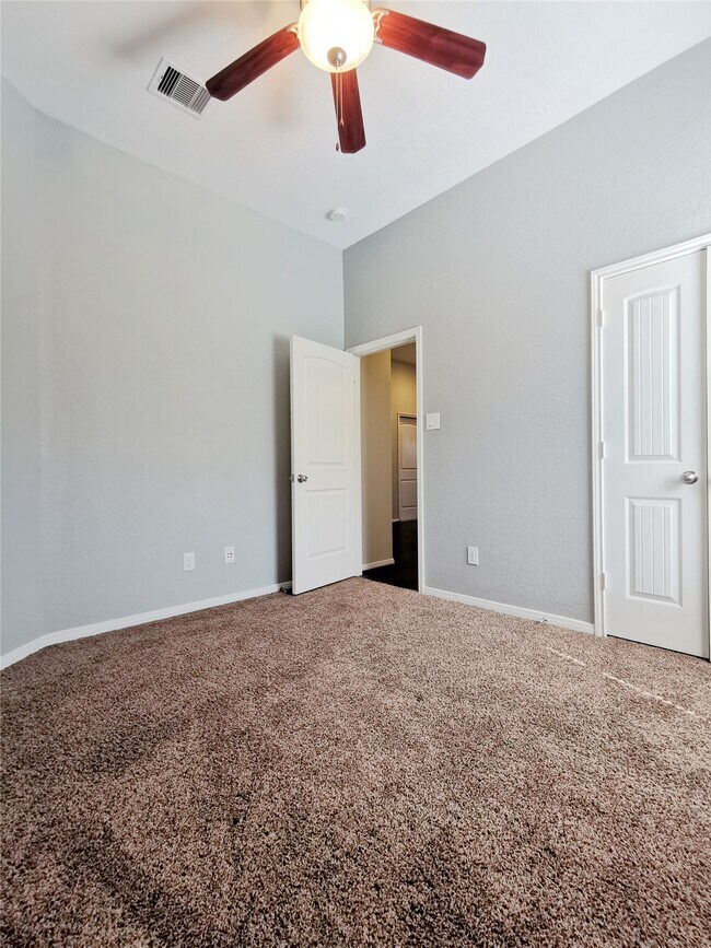 Building Photo - 23226 Verona View Ln