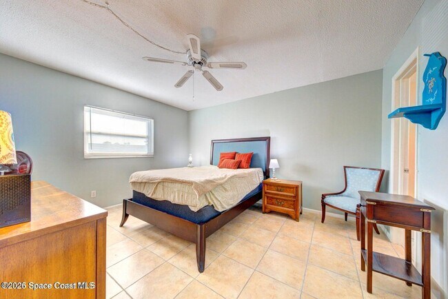 Building Photo - 230 Columbia Dr