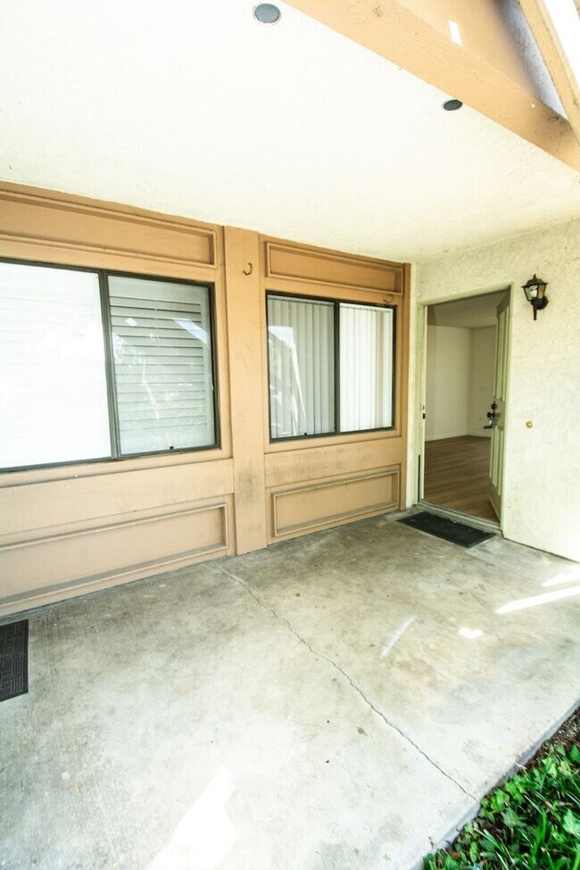 Building Photo - 22840 Hilton Head Dr