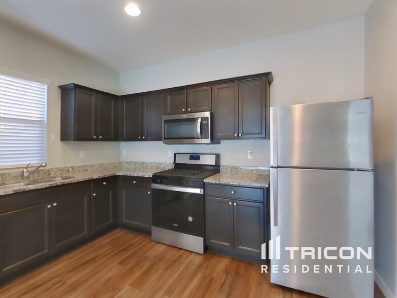 Building Photo - 33598 N Draba Ln