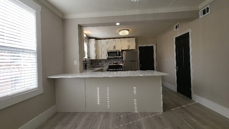 Building Photo - 803 Westwood Dr