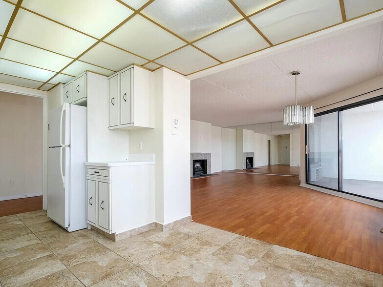 Building Photo - 400 High Point Dr