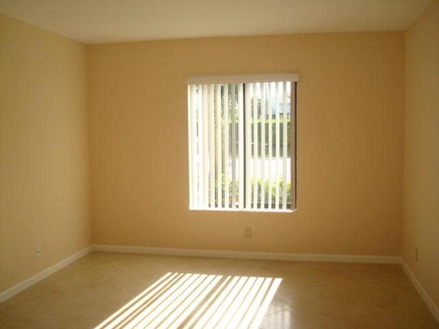 Building Photo - 203 Foxtail Dr