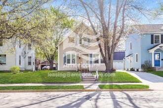 Building Photo - 1317 44th St