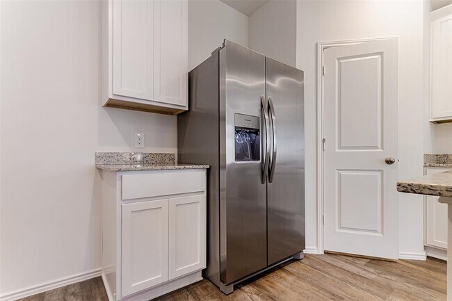Building Photo - 4302 Freya Pointe Dr