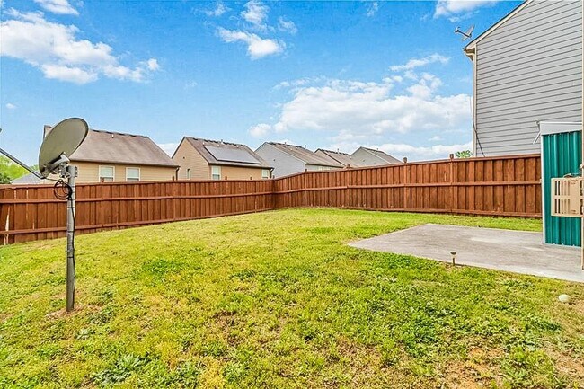 Building Photo - 5885 San Gabriel Ln