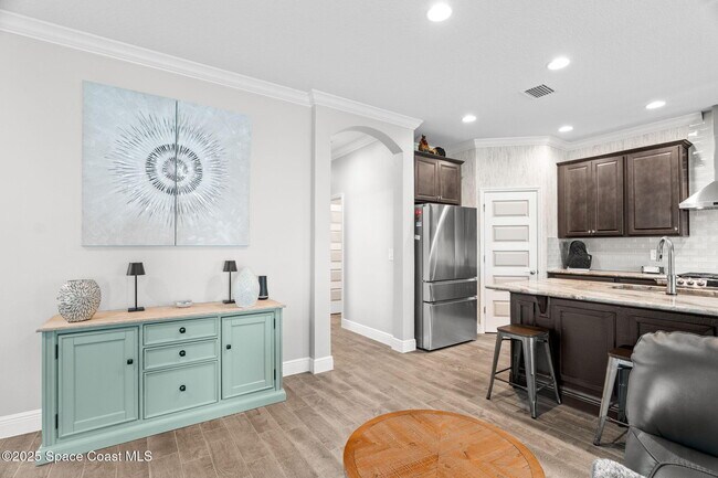 Building Photo - 2718 Addison Dr