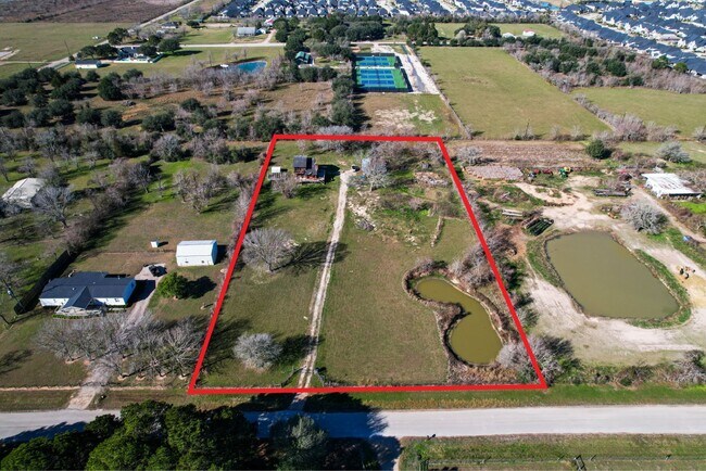 Building Photo - 6250 N Mallard Dr