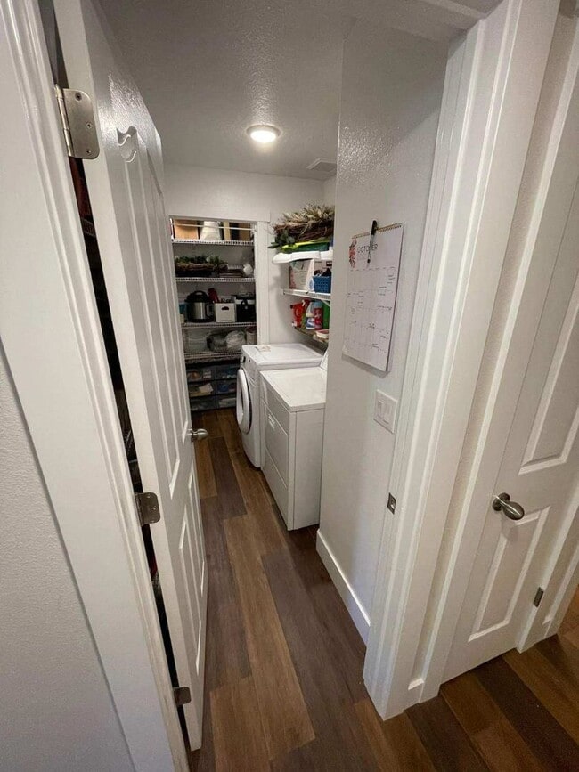 Building Photo - 2 bedroom condo