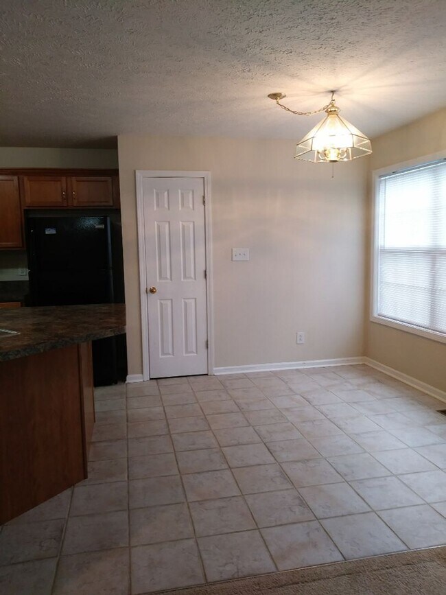 Building Photo - 3428 Heatherwood Tra
