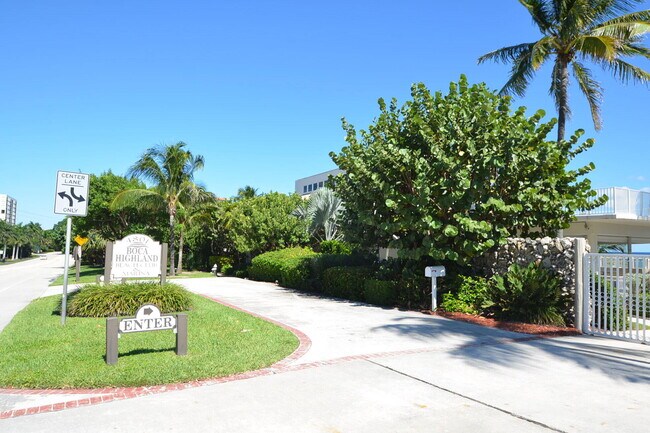 Building Photo - 4750 S Ocean Blvd