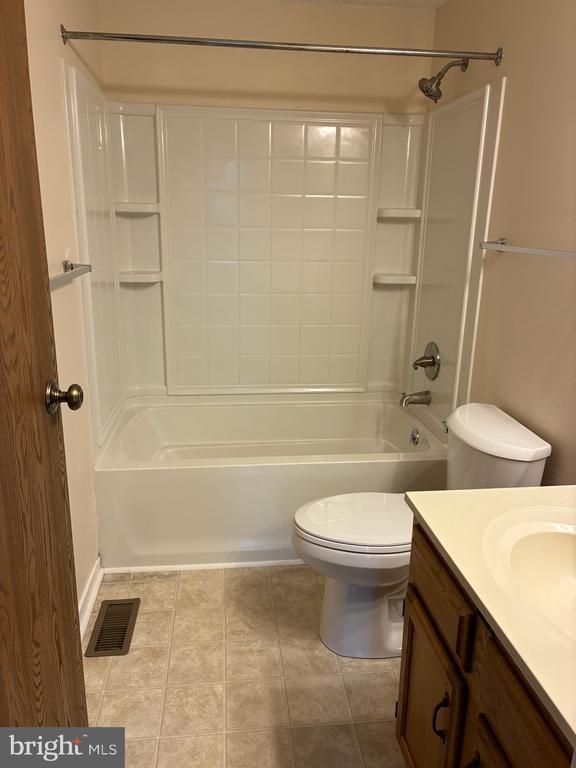 Building Photo - 1537 Violet Dr