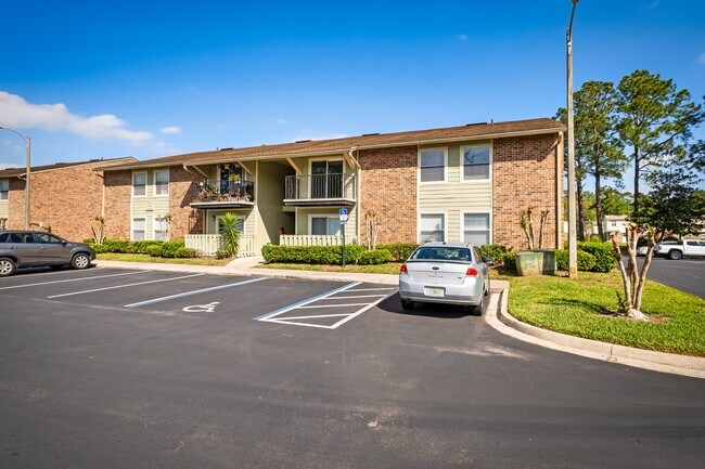 Building Photo - 3737 Loretto Rd