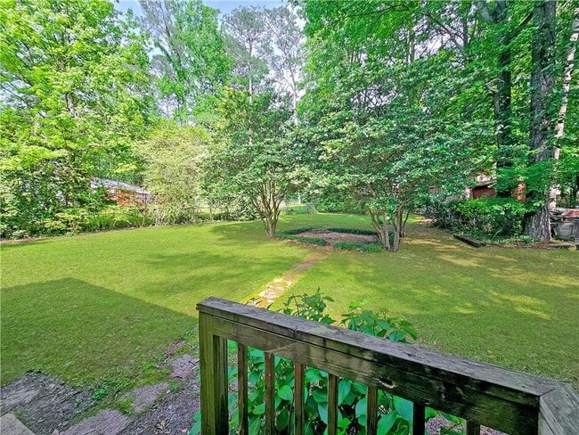 Building Photo - 8438 Stonewall Jackson Dr