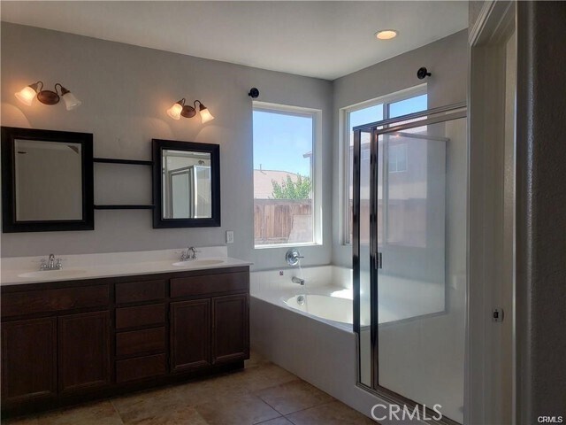 Building Photo - 12644 Madrona St