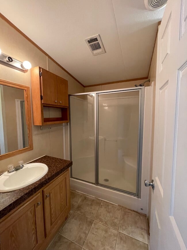 Building Photo - Early Bird Estates Unit #9