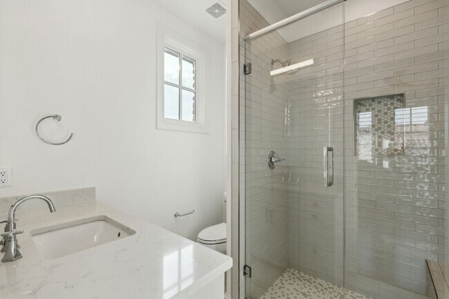 Building Photo - 28 Comillas Dr