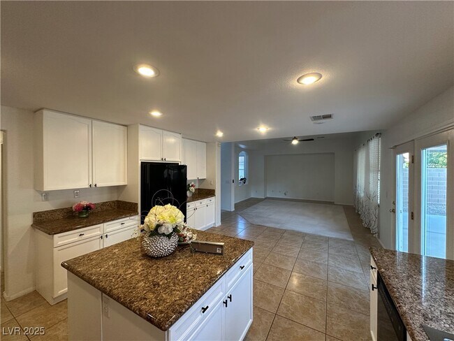 Building Photo - 7615 Ironwood Knoll Ave