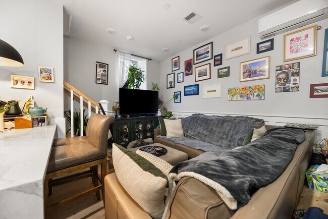 Building Photo - 300 Somerville Ave