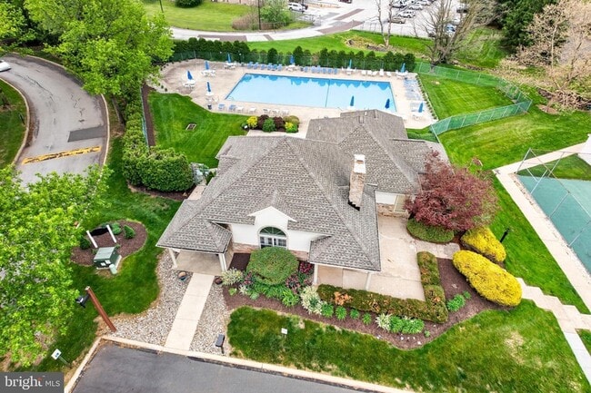 Building Photo - 1014 Foxmeadow Dr