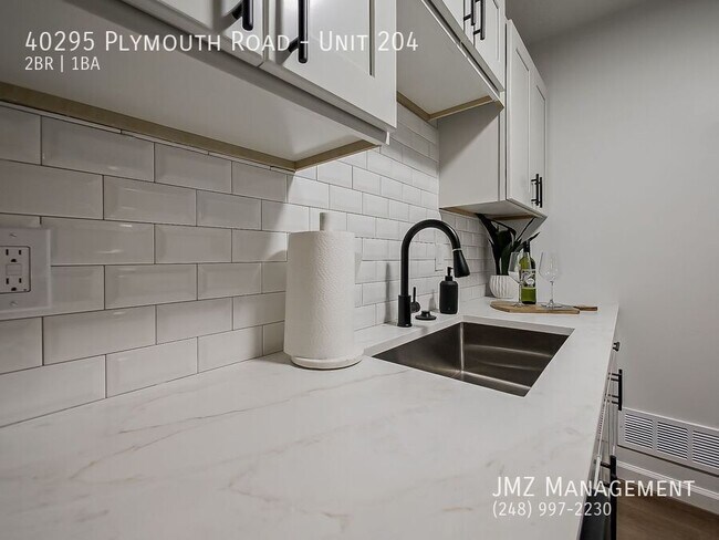 Building Photo - 40295 Plymouth Rd