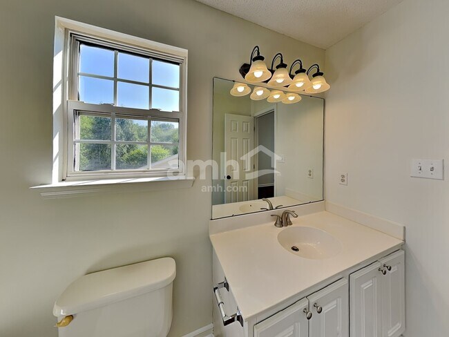 Building Photo - 6118 Goldenfield Dr