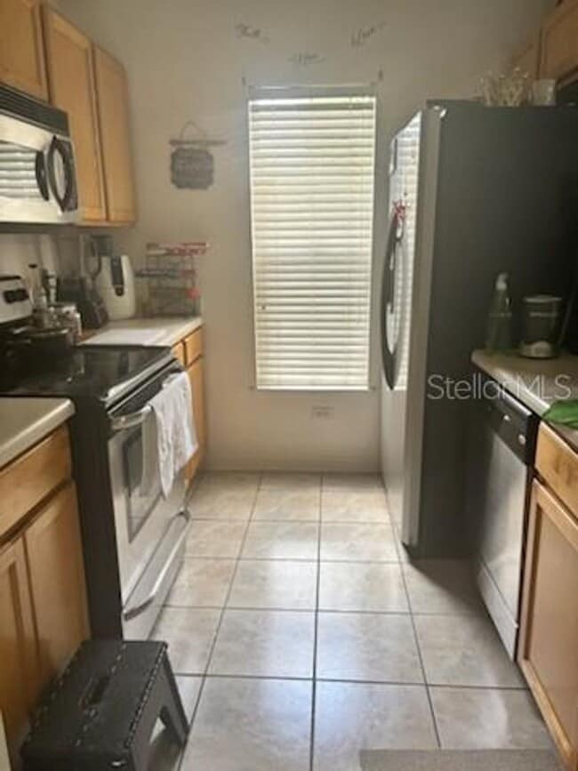 Building Photo - Heart Of Orlando/Kissimmee Townhome