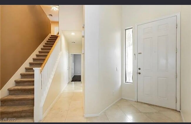 Building Photo - Beautiful 3-Bedroom + Loft Home for Rent in Summerlin! $1000.00 Off 1st Month Rent