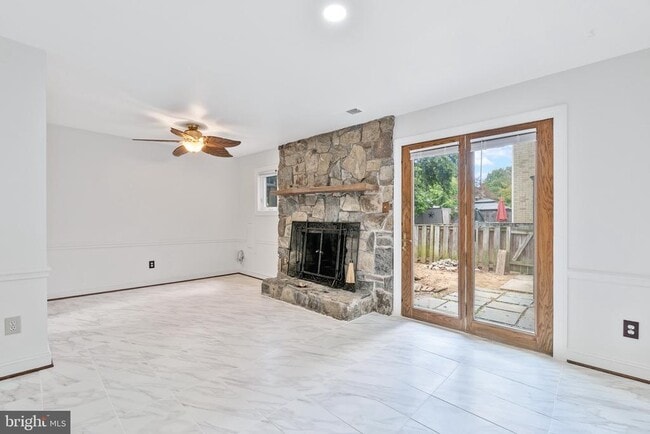 Building Photo - 9652 Marston Ln