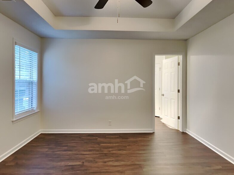 Building Photo - 3433 Sundial Dr