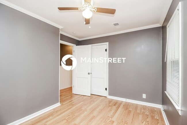 Building Photo - 3 Bedroom Pet-Friendly Home in Leavenworth, KS with Main Street Renewal