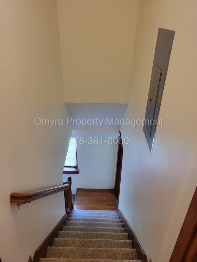 Building Photo - Charming 4 Bedroom Home in Brookhaven!