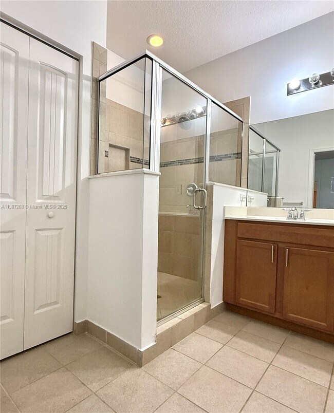 Building Photo - 1740 NW 21st St