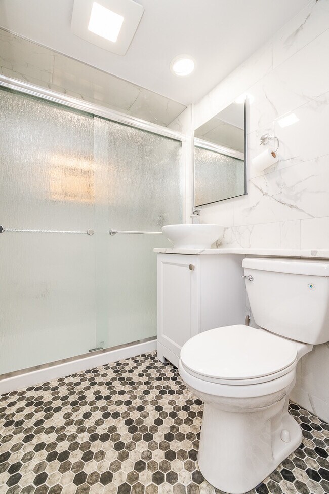 Building Photo - 6511 W Higgins Ave