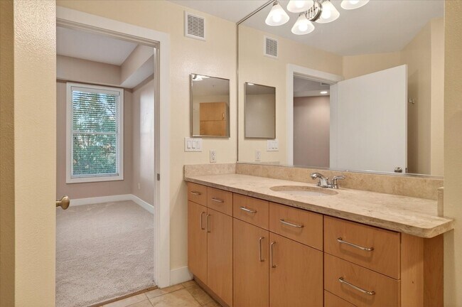 Building Photo - 5055 Addison Cir