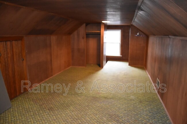 Building Photo - 1108 Hathaway Ave