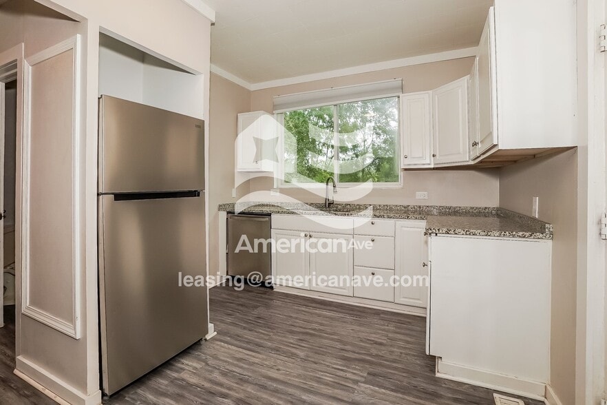 Building Photo - 691 Wooster Road North