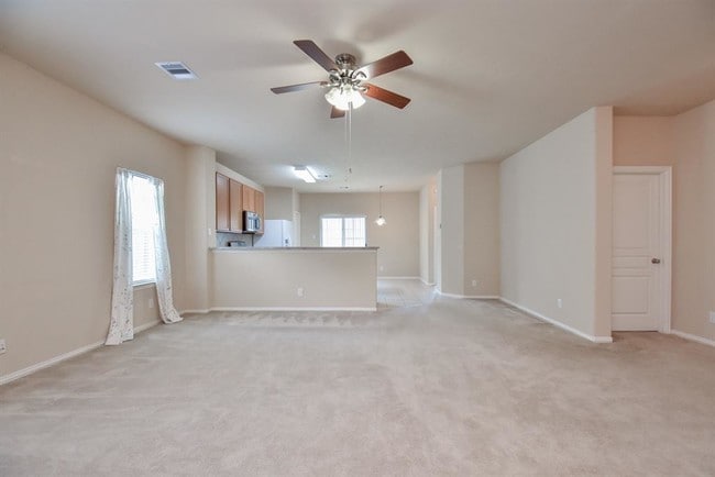 Building Photo - 6127 Carver Pines Dr