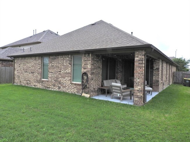 Building Photo - 2705 Osprey Ln