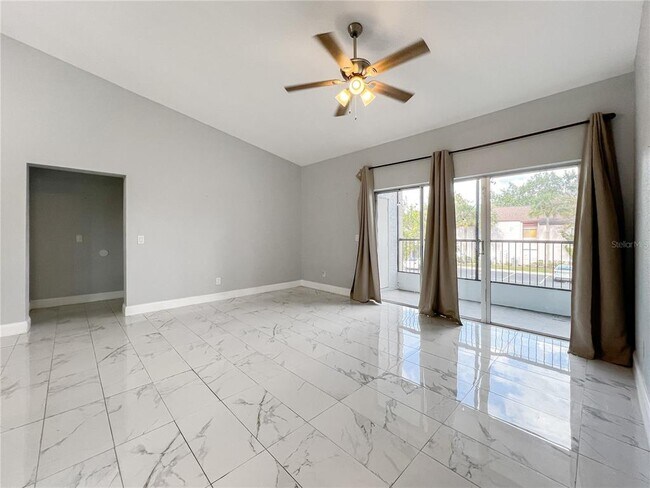Building Photo - 2482 Lakeway Branch Dr