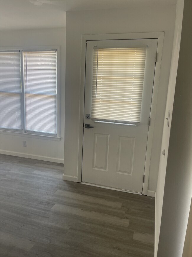 Building Photo - 2705 Lantern Walk SE